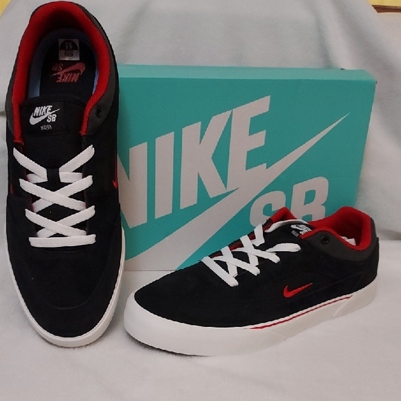 Unisex Nike SB Malor Sneakers